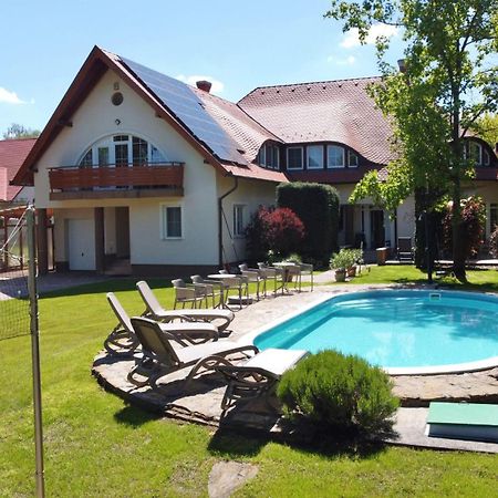Kuenszler Apartmanhaz Zamárdi Exterior photo