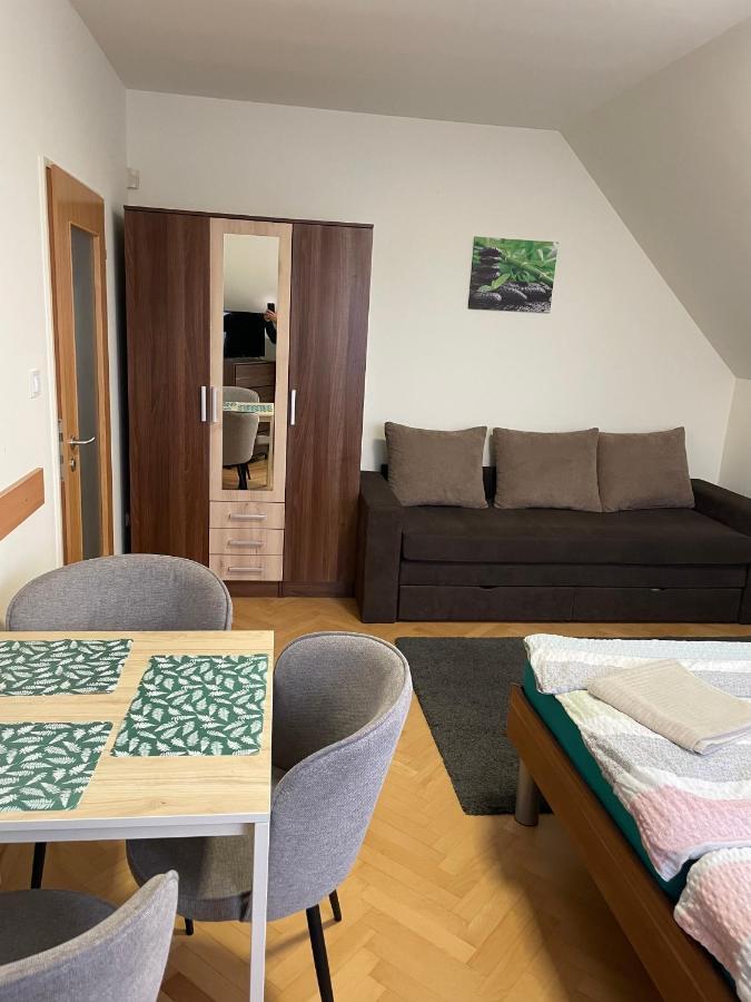 Kuenszler Apartmanhaz Zamárdi Exterior photo