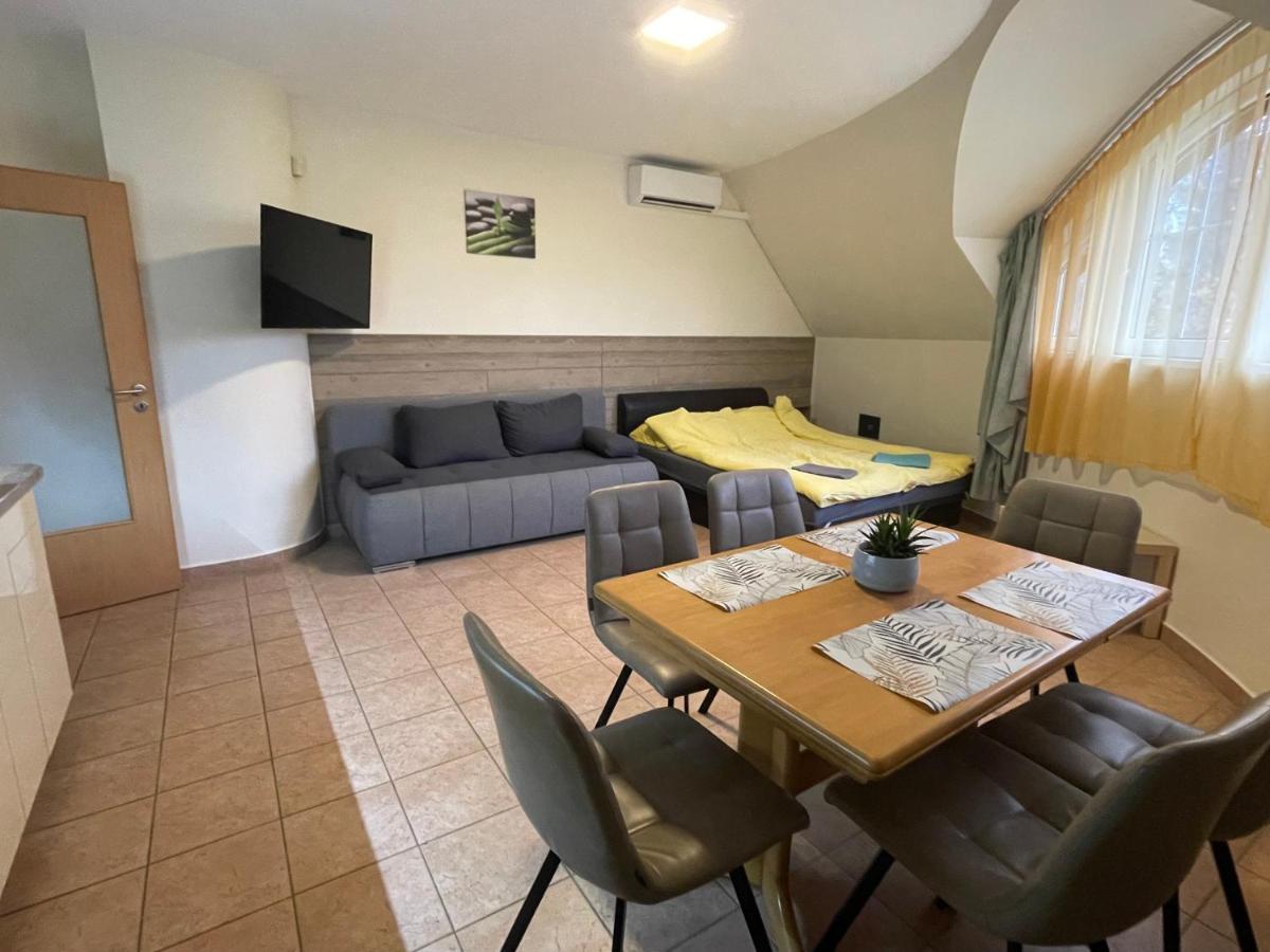 Kuenszler Apartmanhaz Zamárdi Exterior photo