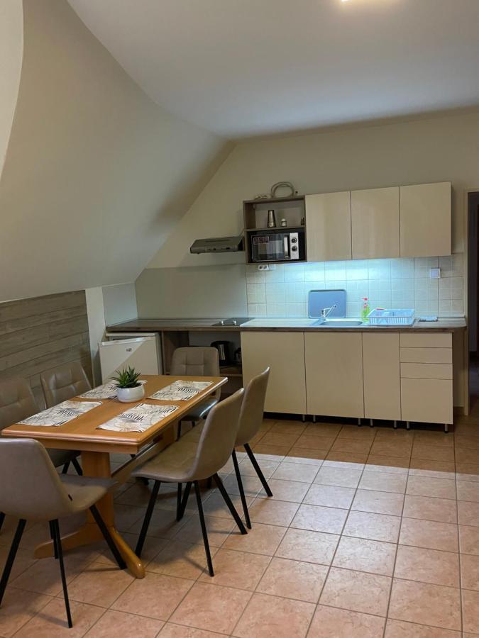 Kuenszler Apartmanhaz Zamárdi Exterior photo