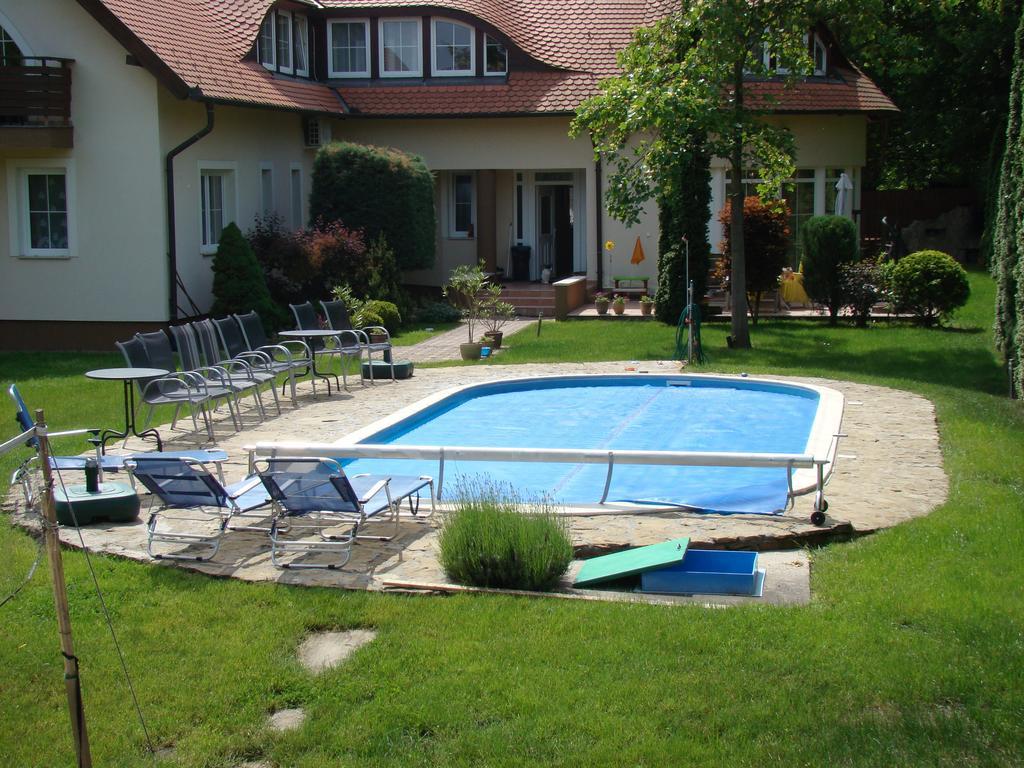 Kuenszler Apartmanhaz Zamárdi Exterior photo